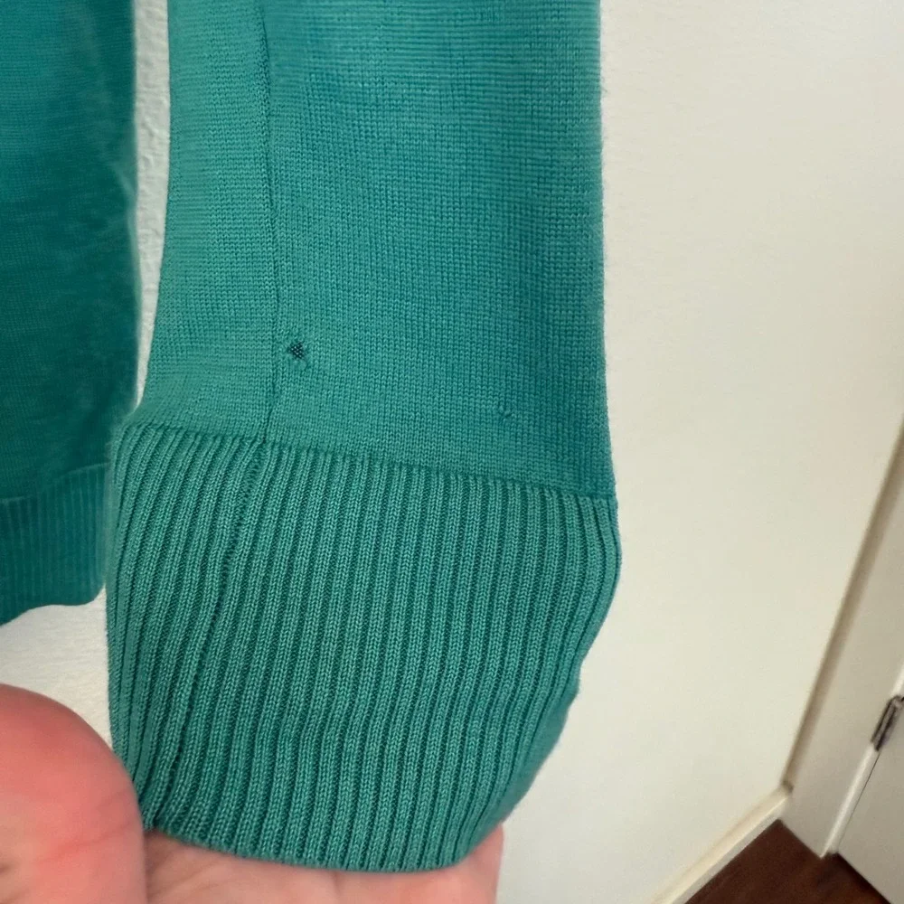 J. Crew XS Cardigan Sweater‎ 100% Merino Wool Teal Green Classic Knitwear Flaw